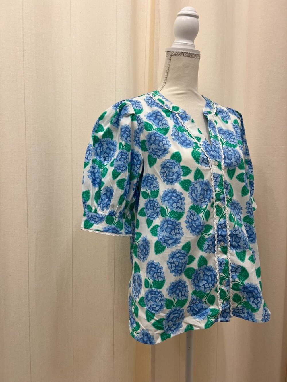 Mary Square - Hydrangea Top